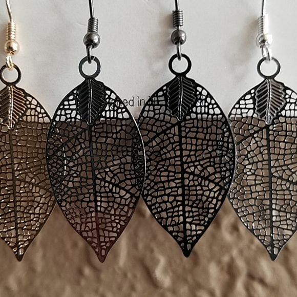 6 pairs of Pretty Leaf & Stud Earrings - Picture 3 of 6